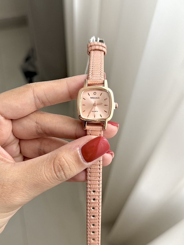 ساعت زنانه بند چرمی برند مانمیلی رنگ گلبهی