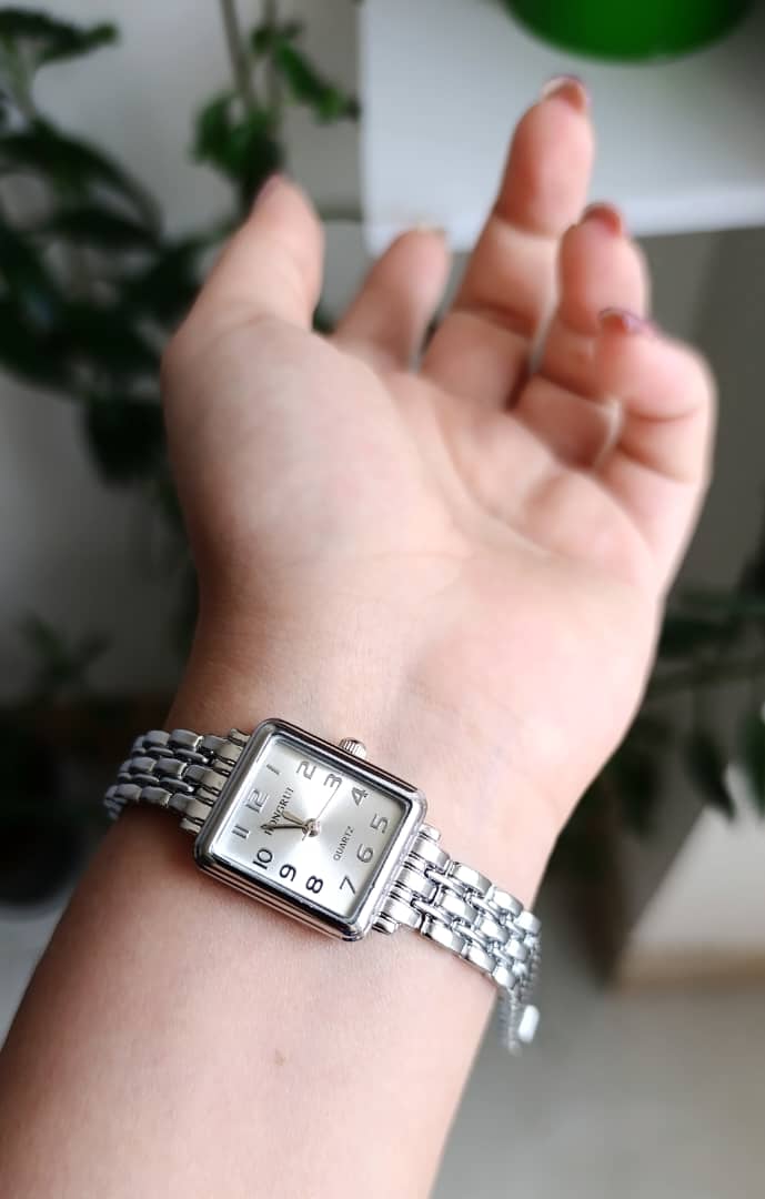 ساعت زنانه مربعی بند استیل برند هانگروی